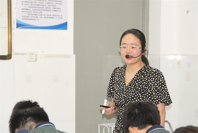 淮安区初中地理优质课评比活动在淮外成功举办