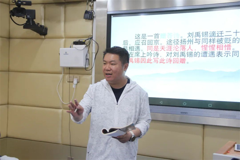 淮外举行“青蓝工程”徒弟年度汇报课活动