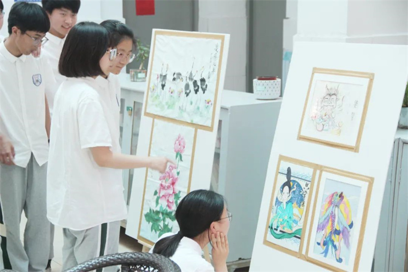 淮外举办社团选修课程学生作品展
