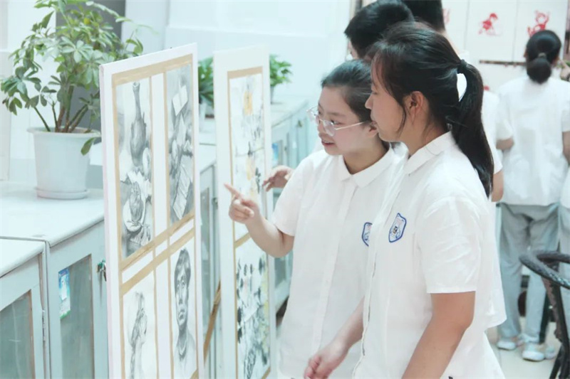 淮外举办社团选修课程学生作品展