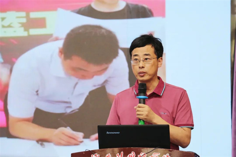 南师附中丁家庄初级中学考察团来淮外参观考察