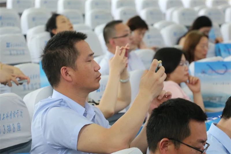 南师附中丁家庄初级中学考察团来淮外参观考察