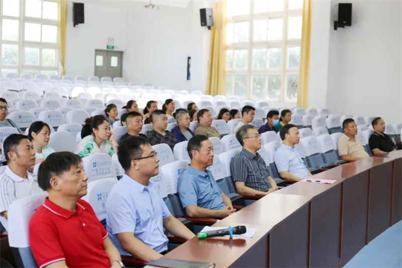 淮外召开餐厅工作总结会