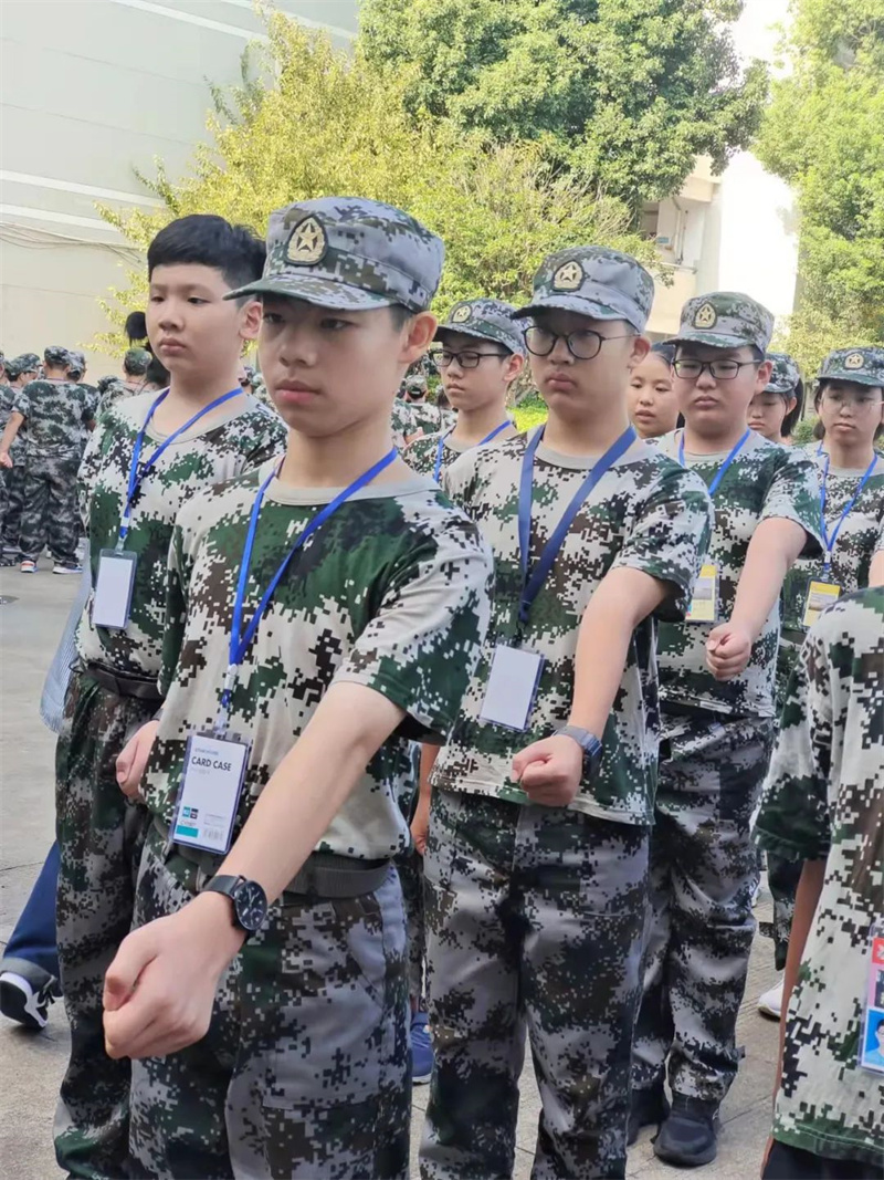 “淮外三宝”养习惯,军姿挺立铸军魂