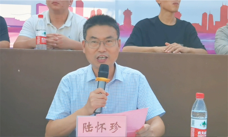 热血戎装展英姿,少年乘风正当时