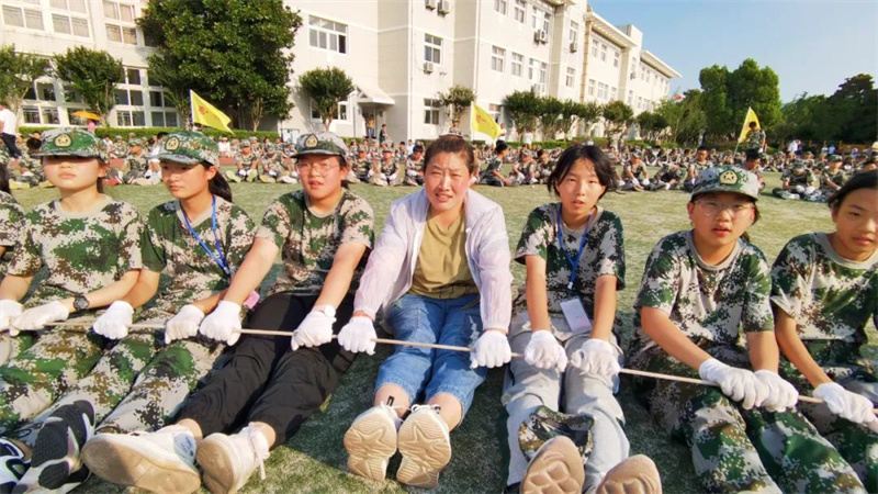 热血戎装展英姿,少年乘风正当时