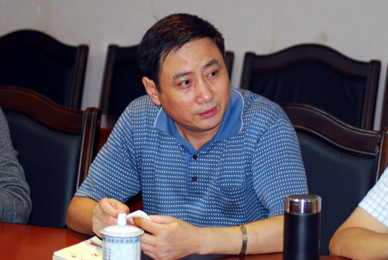 新上任教育局长余新洲首站到翔宇监利总校调研