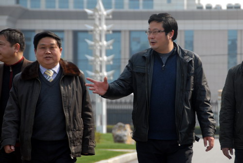 监利总校副总校长书记刘经阶,高中部常务副校长吴梅波等学校领导陪同
